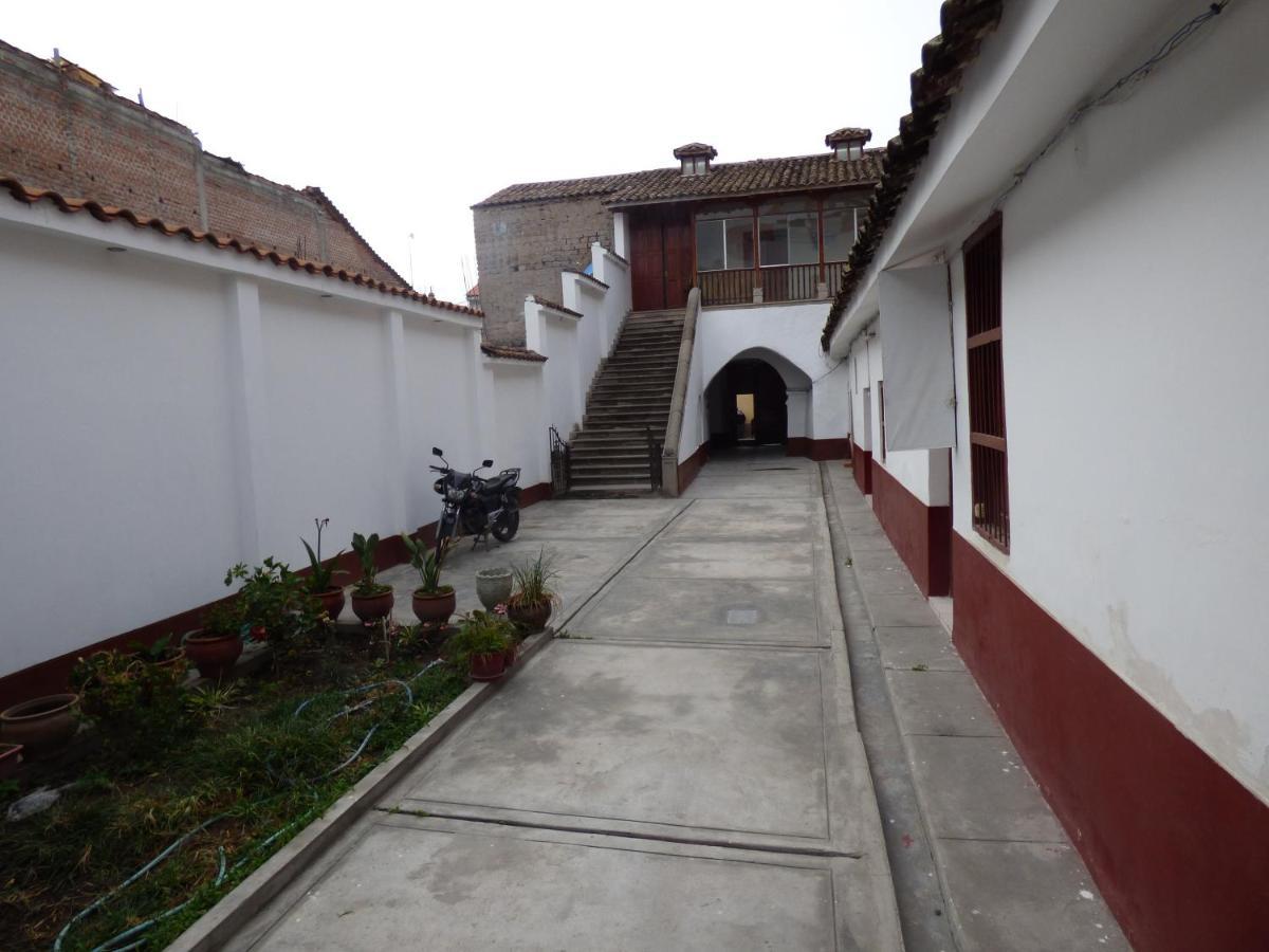 Platero Hotel Ayacucho Buitenkant foto
